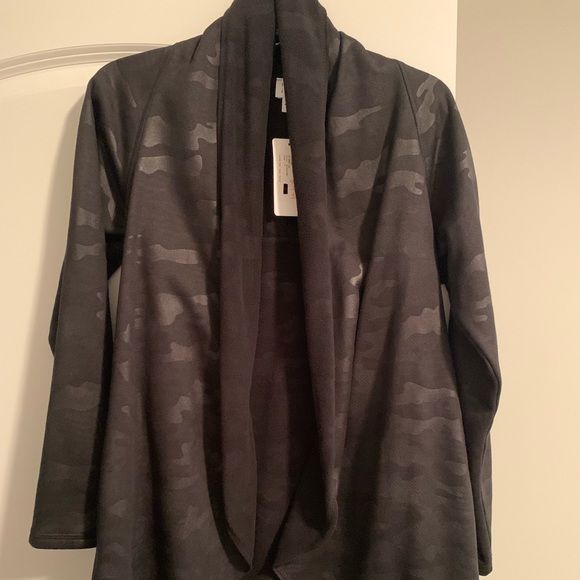 New Peyton Jensen black camo cardigan - Picture 1 of 3